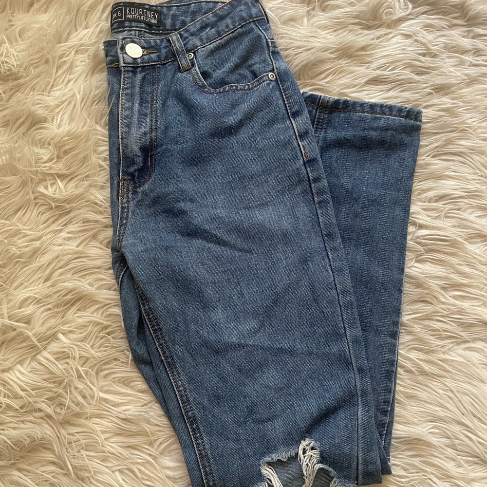 Pretty little thing -Kourtney highwaisted denim jeans